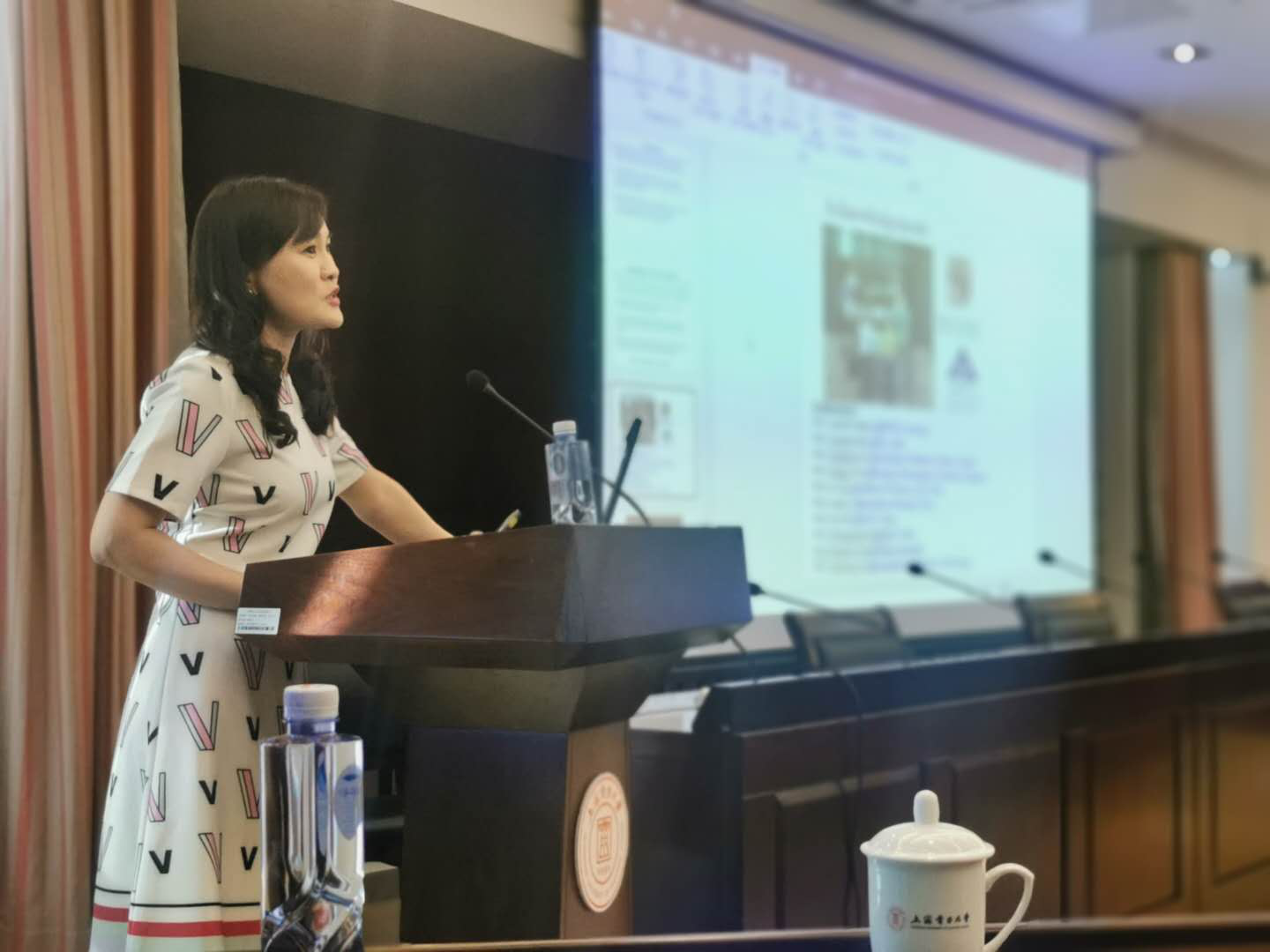 我院邀请中科大余彦教授就钠钾离子电池专题进行学术讲座